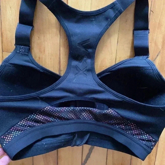 Victoria secret mesh sports bra - Picture 2 of 3